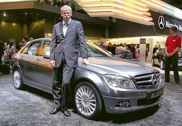 DaimlerChrysler-Vorstand Dieter Zetsche in Genf mit der Studie Mercedes Vision C 220 BlueTec. Foto: UnitedPictures